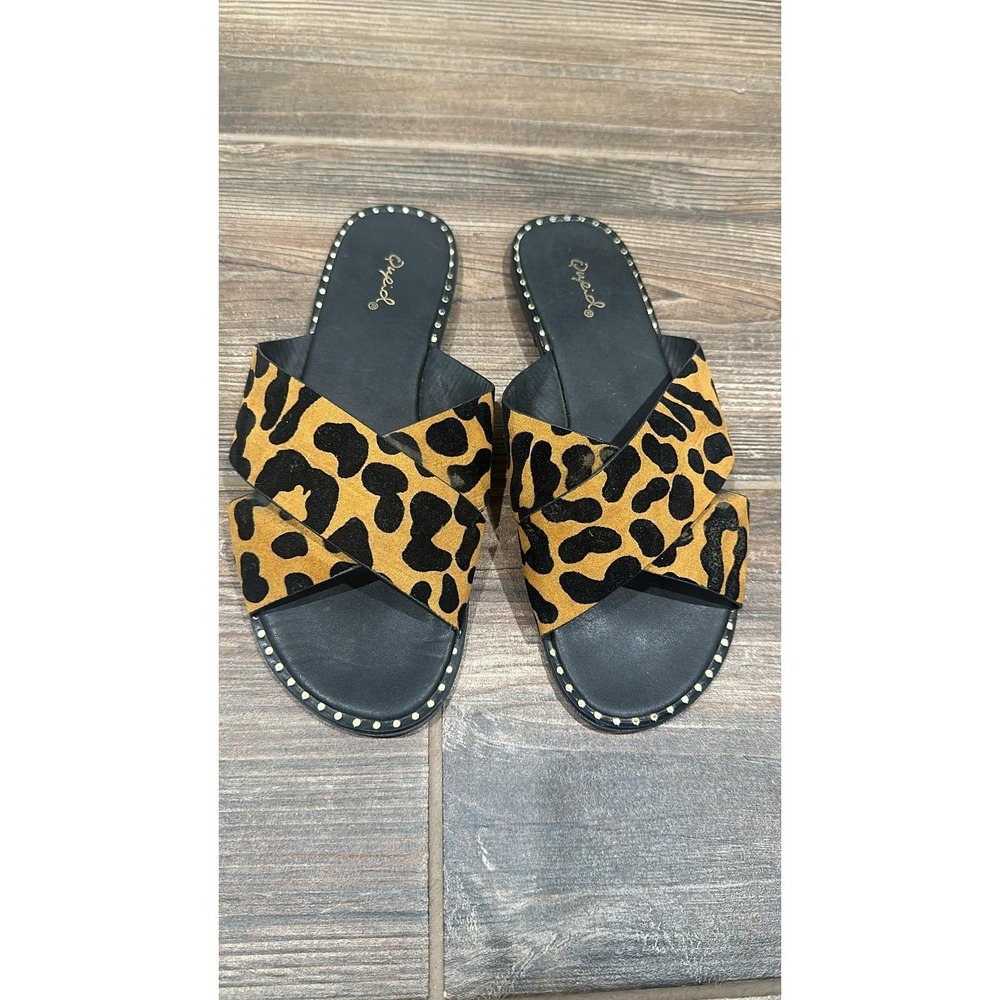 Qupid Slides Women Size 8 Leopard Print Studded Criss Cross Sandals EUC